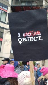 Sign changing "I am an object" to "I object"